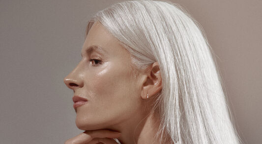 &iquest;C&oacute;mo cuidar del cabello gris esta primavera?